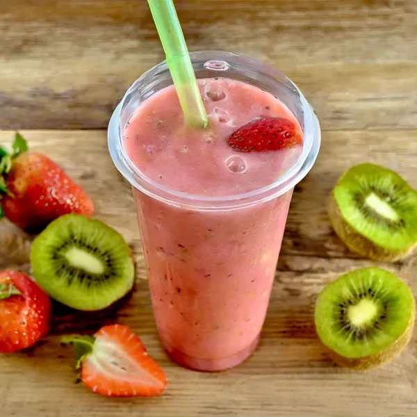 Kiwi Strawberry Bliss smoothie made with coconut milk, apple juice, banana, kiwi, strawberry